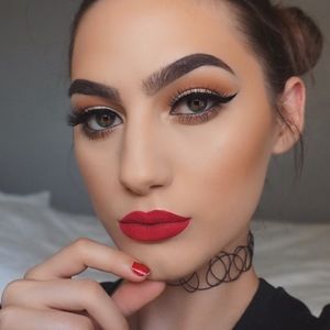 Meet your Posher, Eunicia